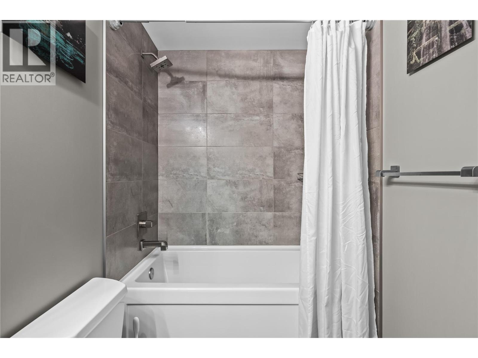 #107 5300B Big White Road - 25