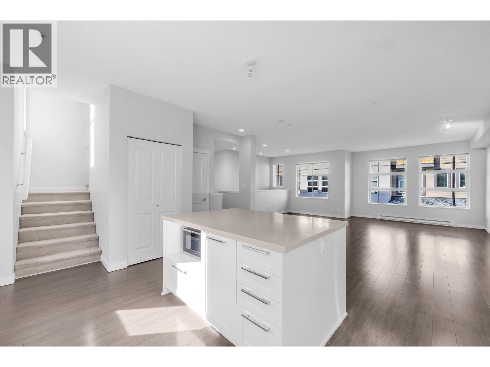 65 39548 LOGGERS LANE, Squamish