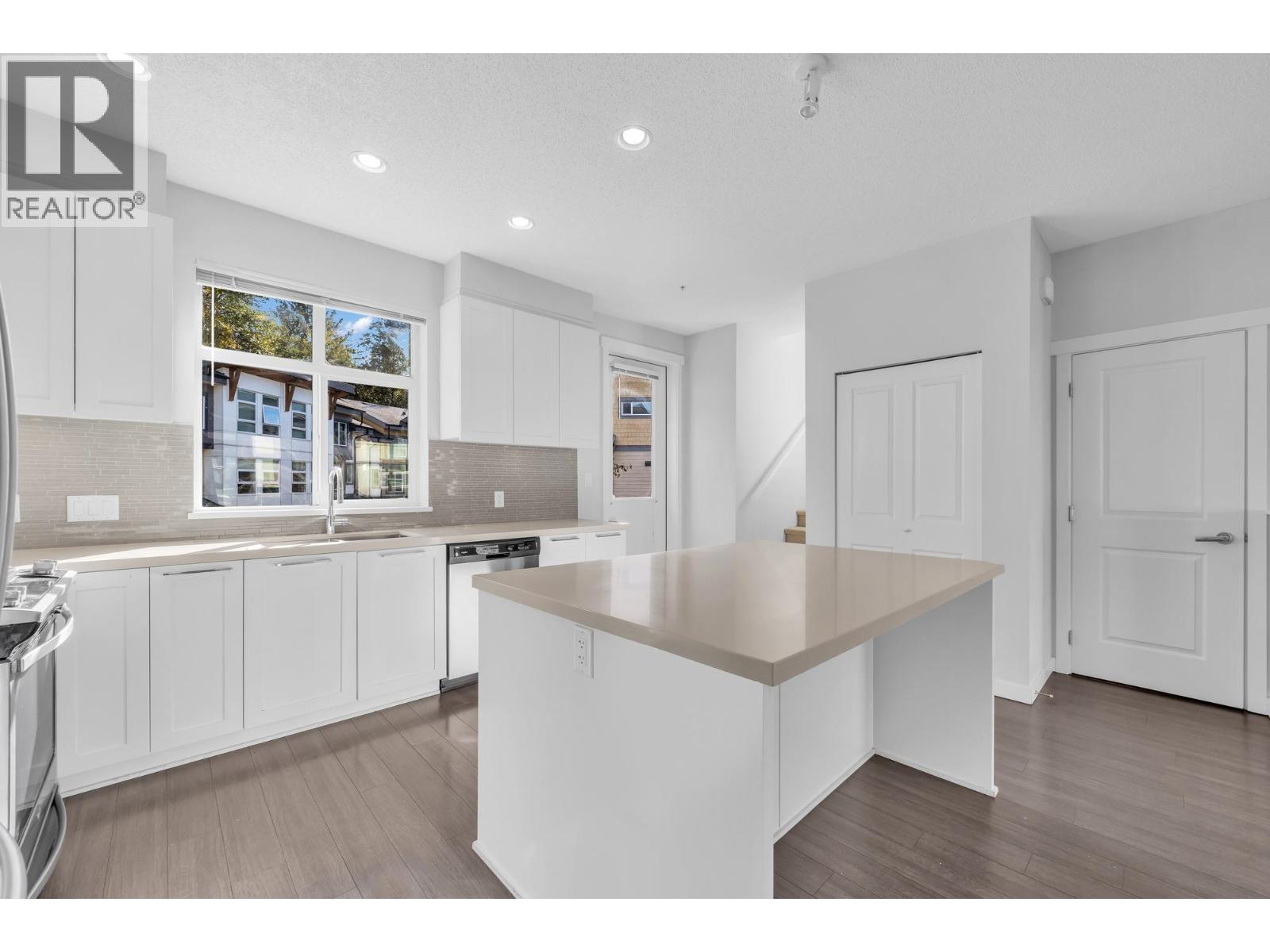65 39548 LOGGERS LANE, Squamish