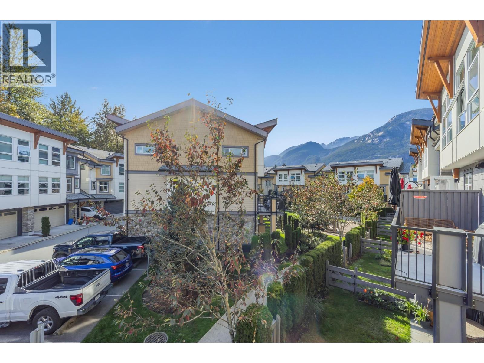 65 39548 LOGGERS LANE, Squamish