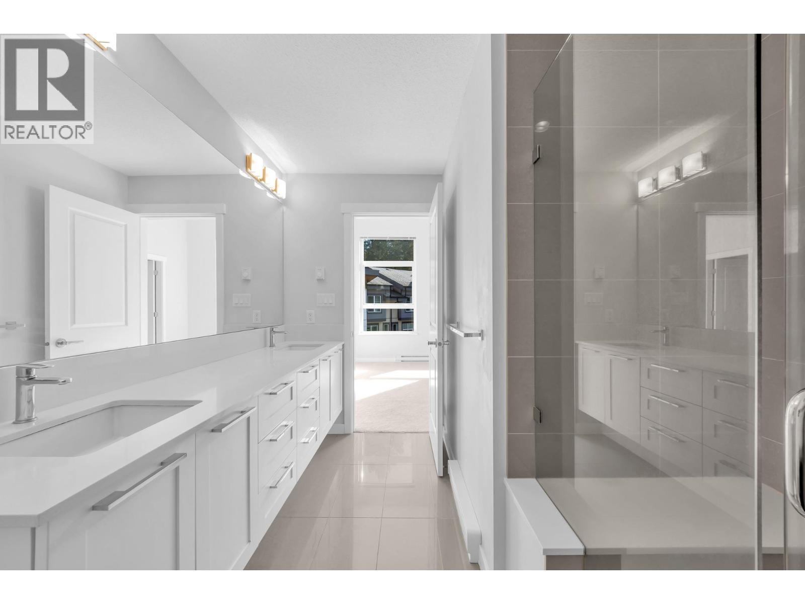 65 39548 LOGGERS LANE, Squamish