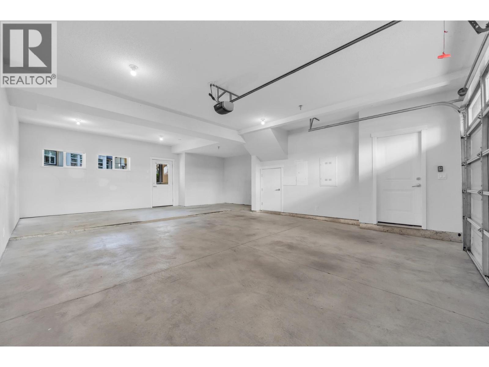 65 39548 LOGGERS LANE, Squamish