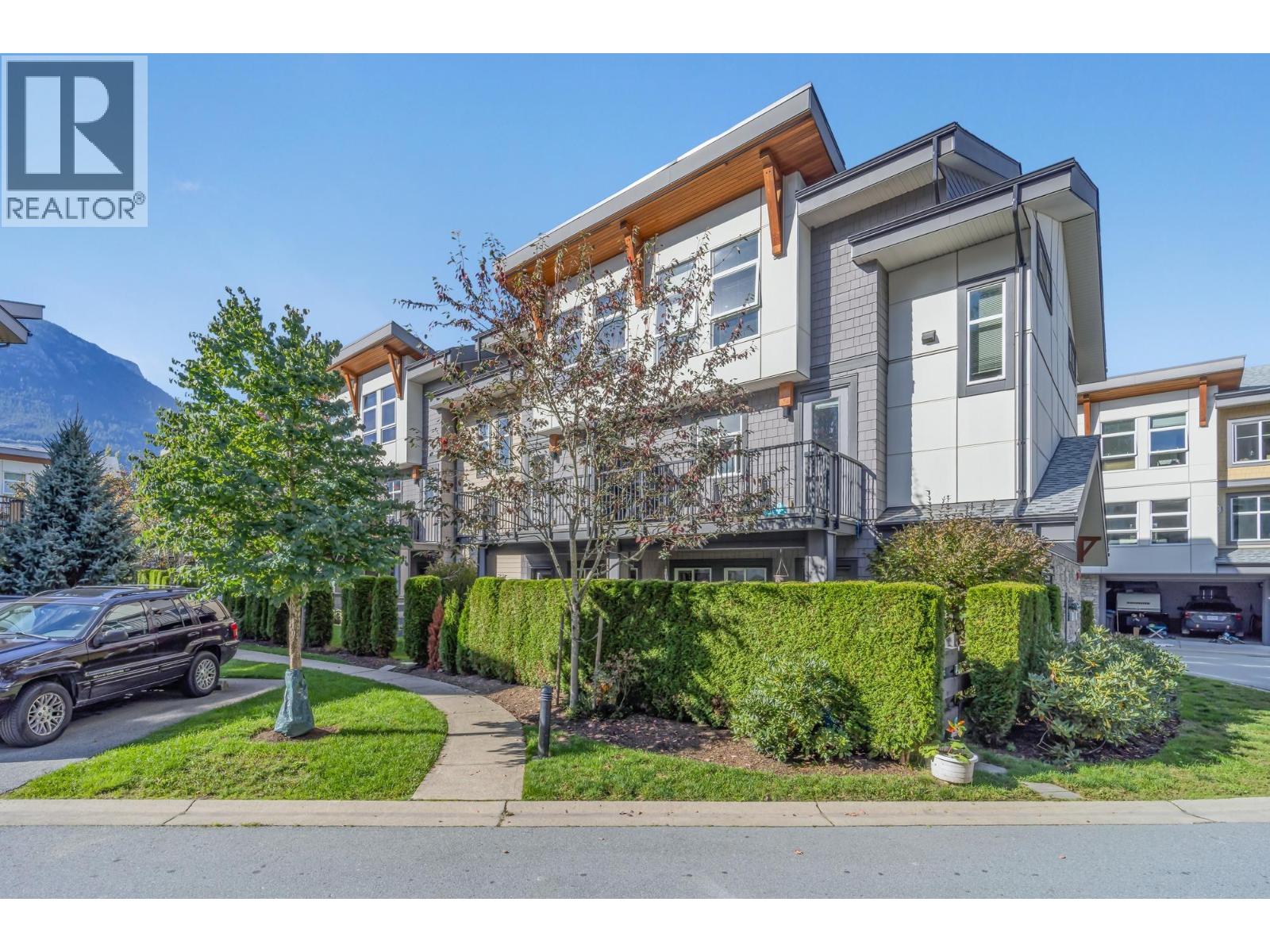 65 39548 LOGGERS LANE, Squamish