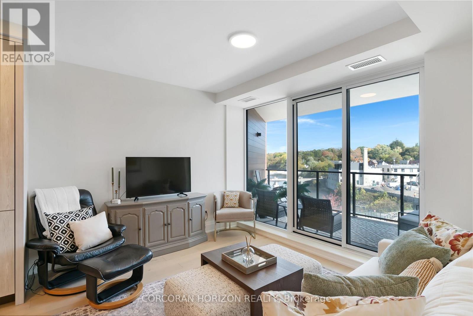 6523 Wellington 7 Road — photo 17
