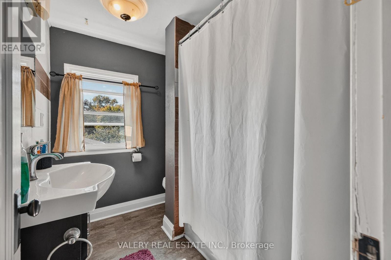 752 Sherring Street, Cambridge, ON photo 12