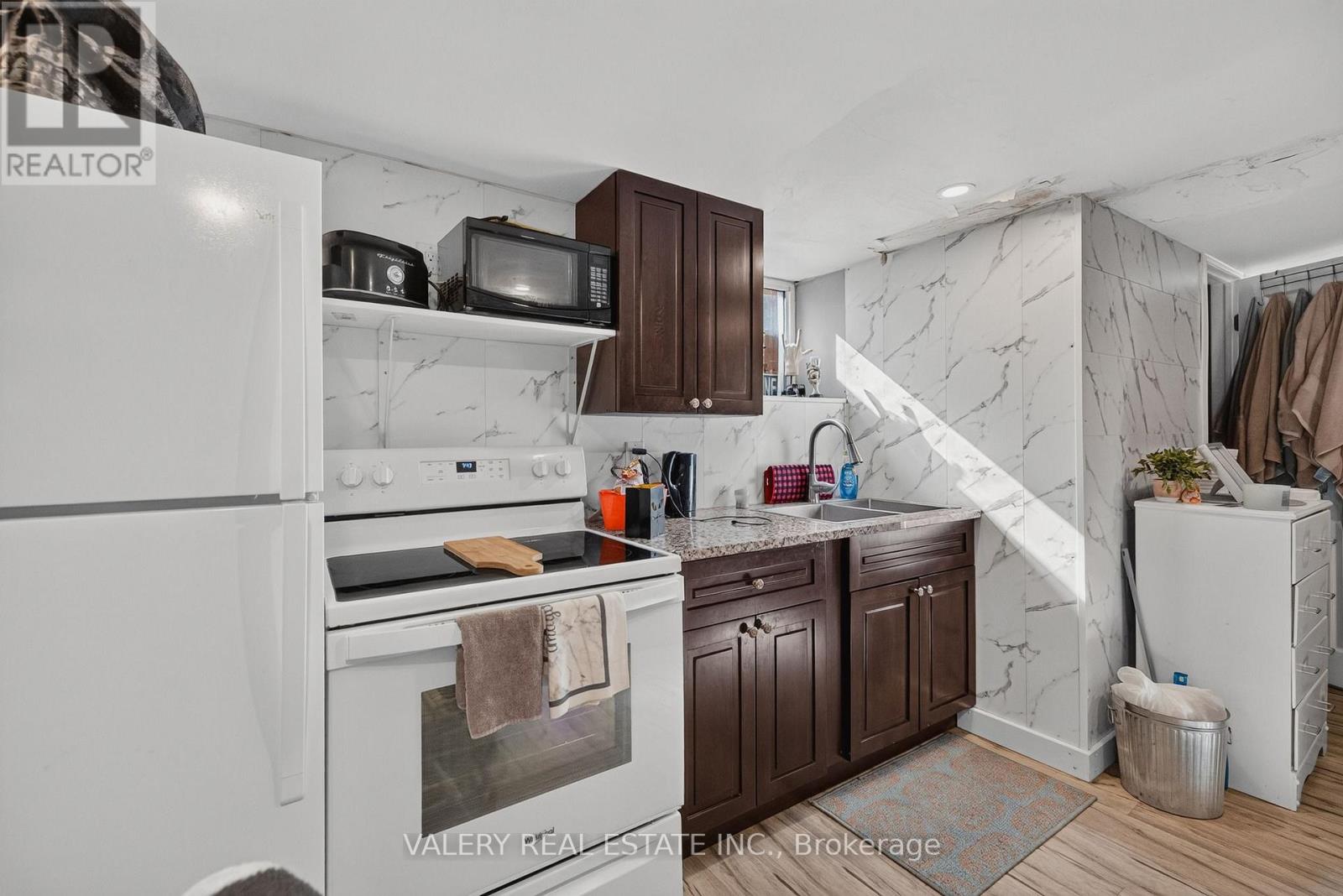 752 SHERRING STREET - 26