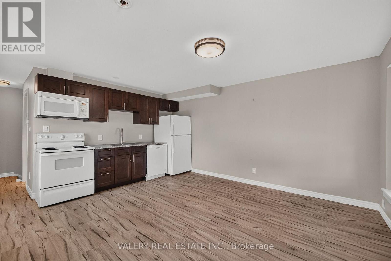 752 SHERRING STREET — photo 3