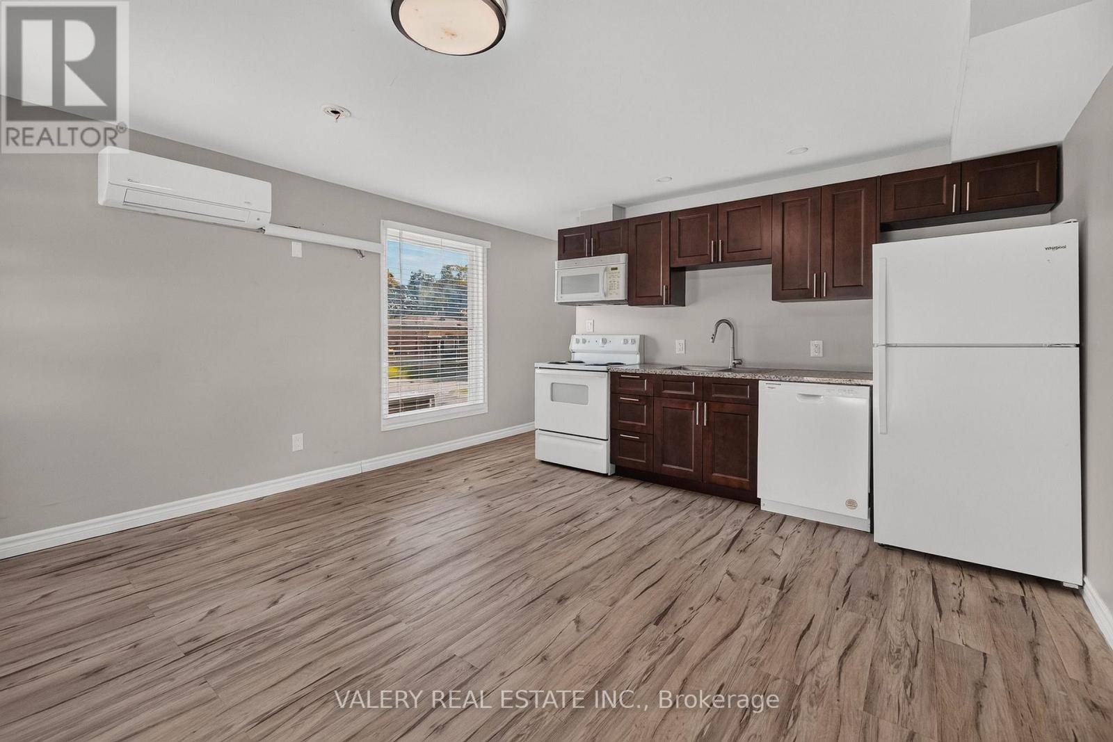 752 SHERRING STREET - 4