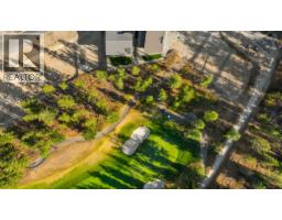 842 Predator Ridge Drive, Vernon, BC V1H1G4 Photo 6