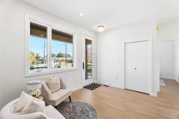 Living room - 350 Hiawatha Avenue, West St Paul, MB R4A1A3 Photo 11