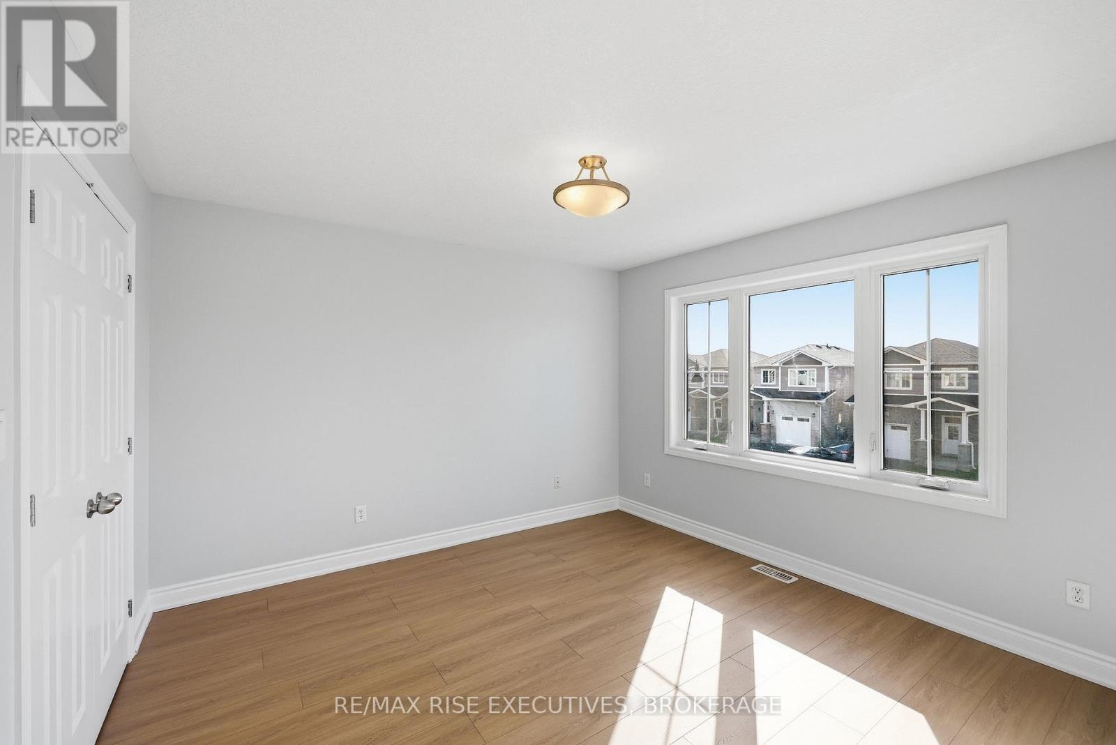 567 BETH CRESCENT - 25