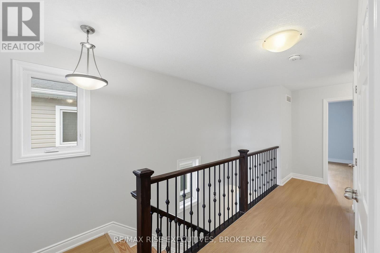 567 BETH CRESCENT - Image 22