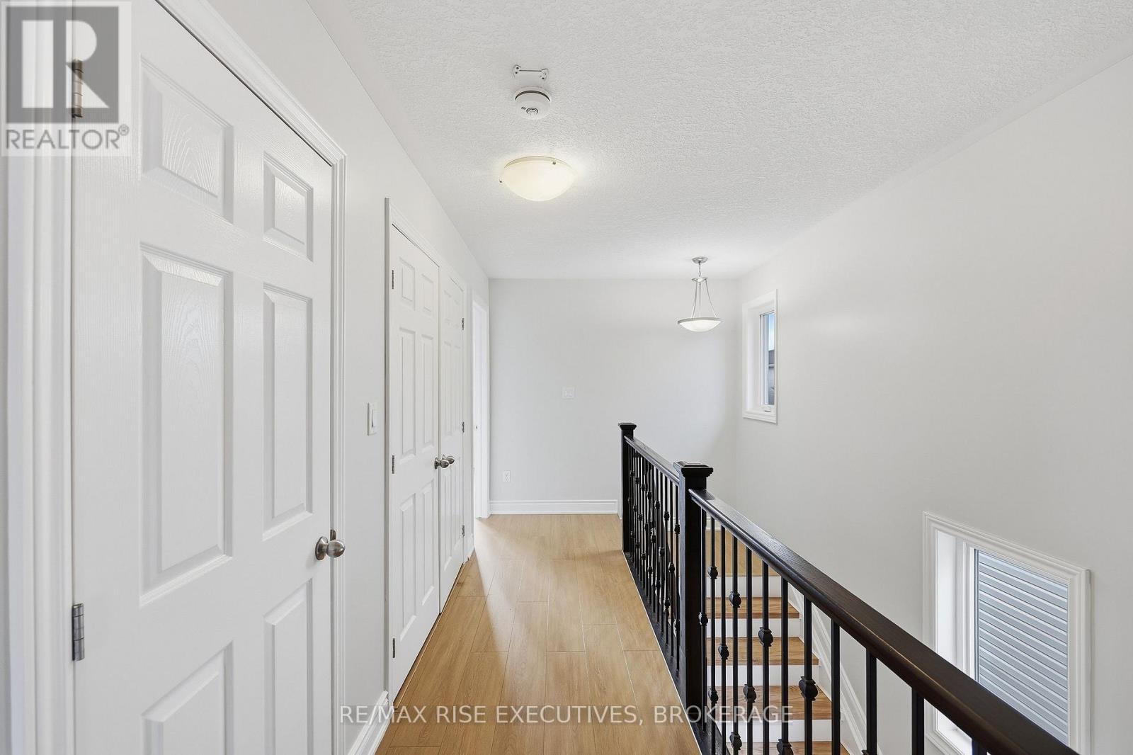 567 BETH CRESCENT - Image 23