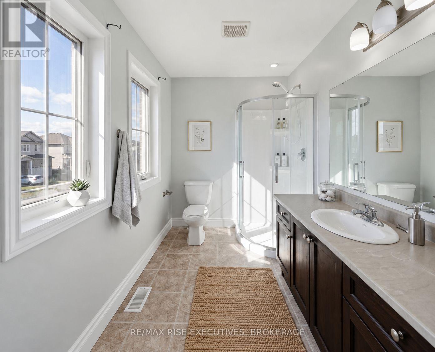 567 BETH CRESCENT - 28
