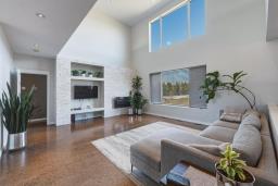 Mud room - 65106 Spruce Road, Oakbank, MB R5N0R1 Photo 7