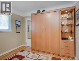 Primary Bedroom - 1715 Cedar Ave, Saanich, BC V8P1X1 Photo 13