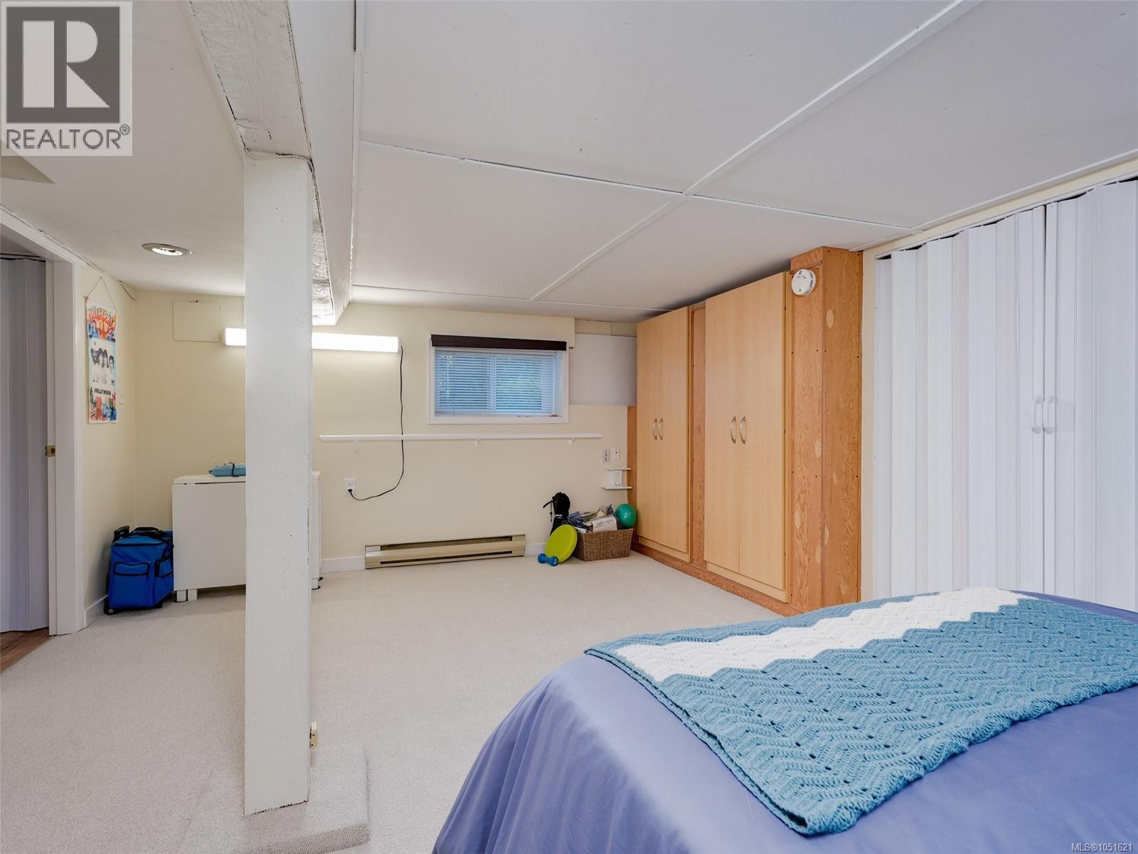 1715 Cedar Ave, Saanich - Image 1