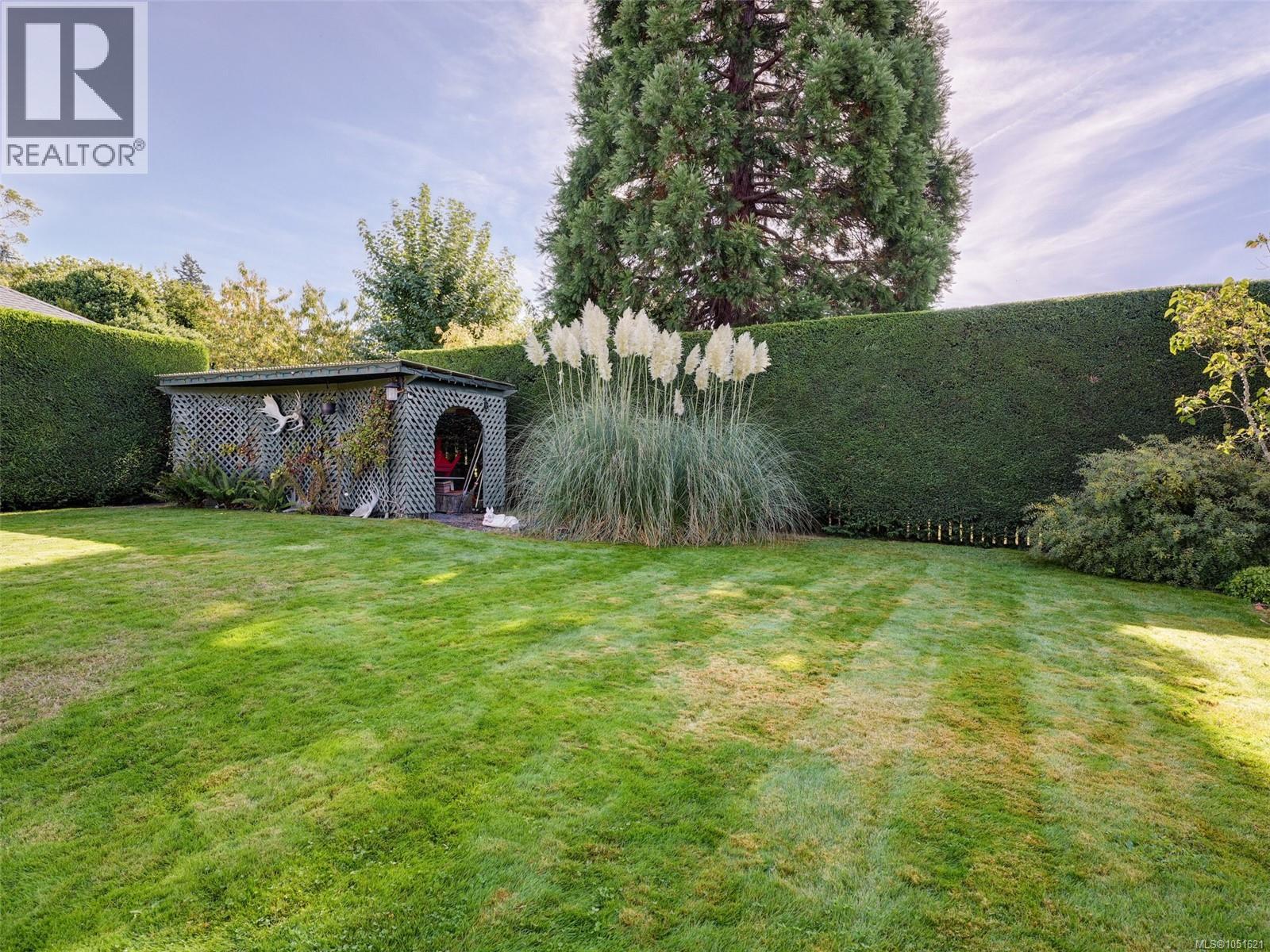 1715 Cedar Ave, Saanich - Image 1