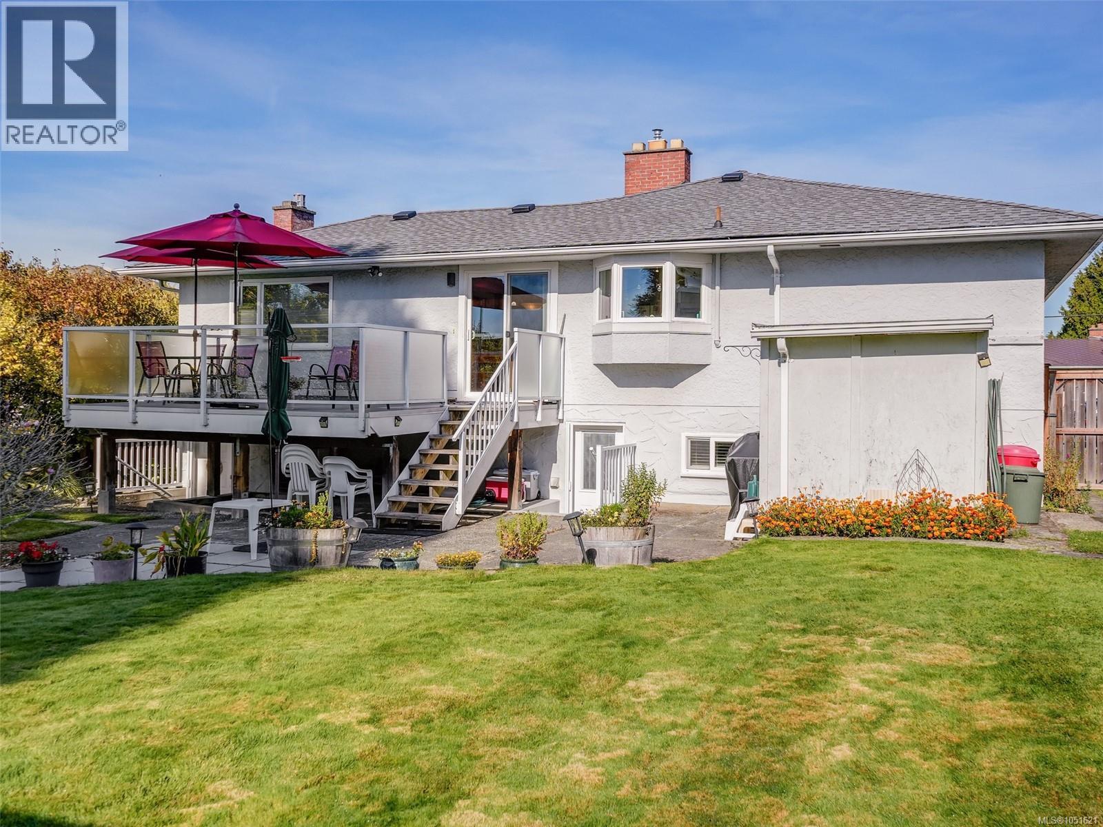 1715 Cedar Ave, Saanich - Image 1