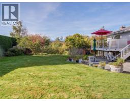 Bedroom - 1715 Cedar Ave, Saanich, BC V8P1X1 Photo 10