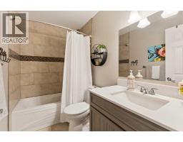 228 Midridge Crescent SE - photo 29