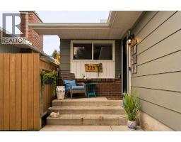 228 Midridge Crescent SE - photo 4