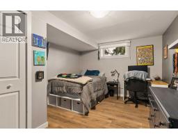 228 Midridge Crescent SE - photo 34