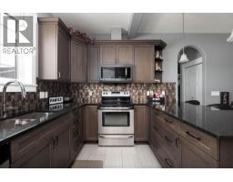 5pc Bathroom - 343 Blackburn Drive, Fort Mcmurray, AB T9H1L1 Photo 8