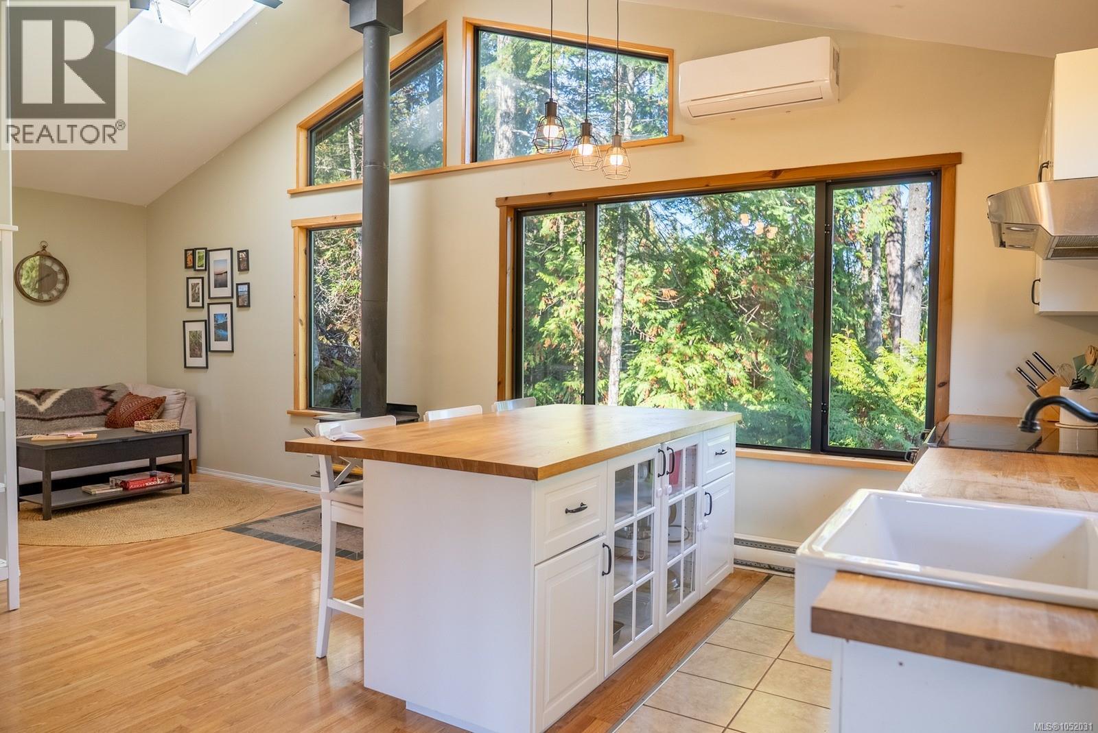 4318 Port Washington Rd, Pender Island