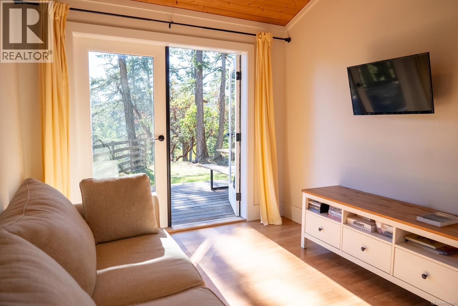 4318 Port Washington Rd, Pender Island