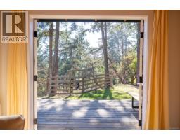 4318 Port Washington Rd, Pender Island, BC V0N2M1 Photo 9