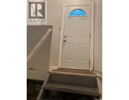 Living room - 516 26th Street E, Prince Albert, SK S6V1V5 Photo 11