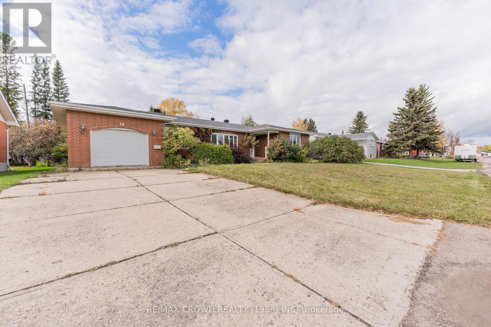 14 KENNEDY AVENUE, Kapuskasing