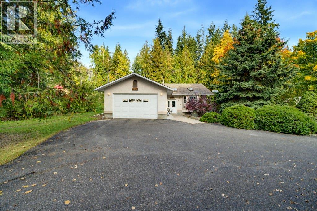 2457 Centennial Drive, Blind Bay