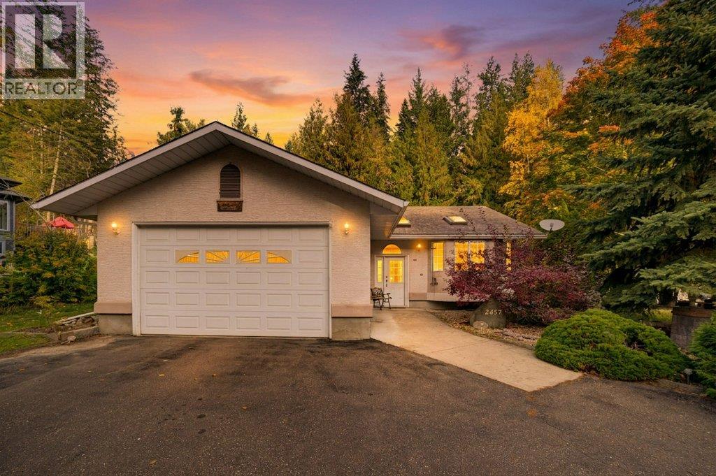 2457 Centennial Drive, Blind Bay