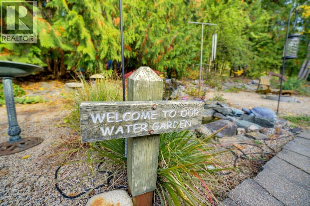 2457 Centennial Drive, Blind Bay