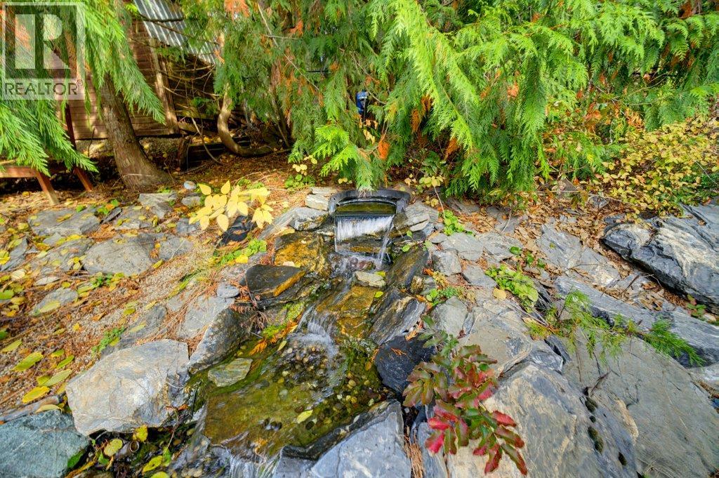 2457 Centennial Drive, Blind Bay