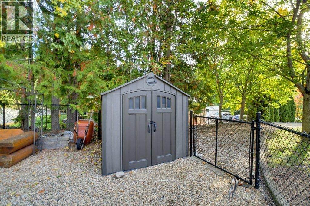 2457 Centennial Drive, Blind Bay