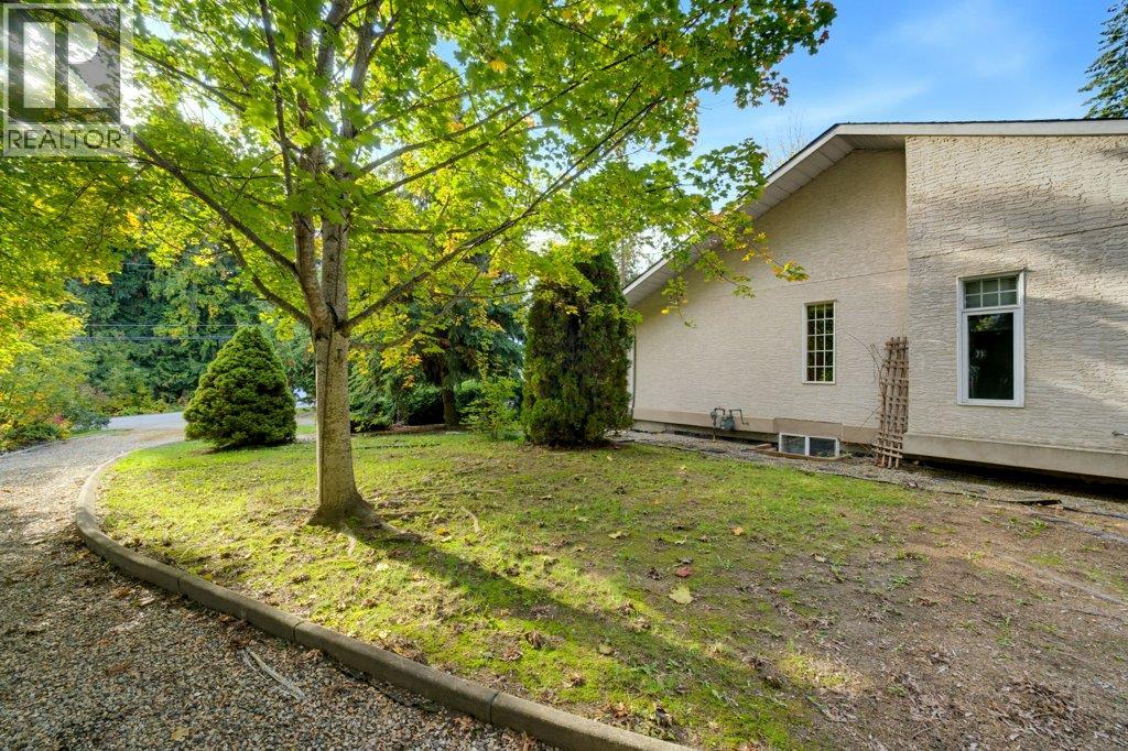 2457 Centennial Drive, Blind Bay