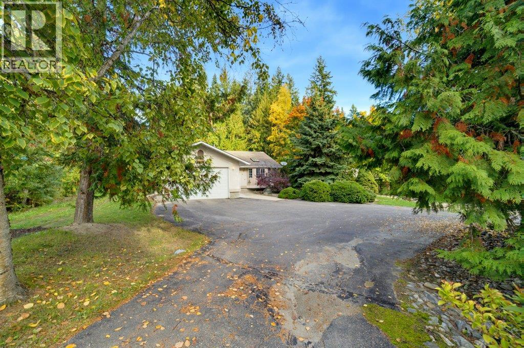 2457 Centennial Drive, Blind Bay