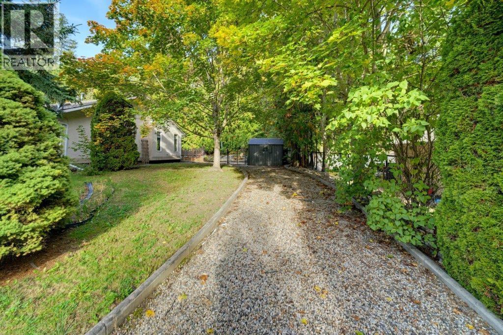 2457 Centennial Drive, Blind Bay