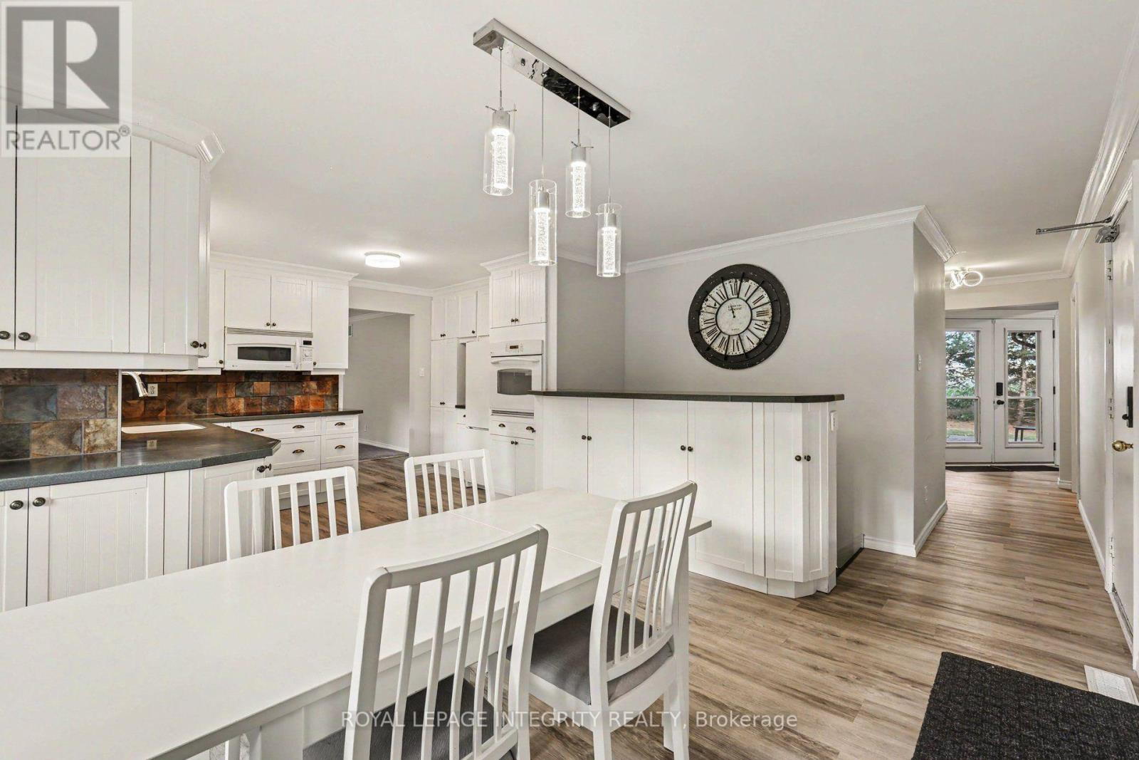 4525 8TH LINE ROAD - 10