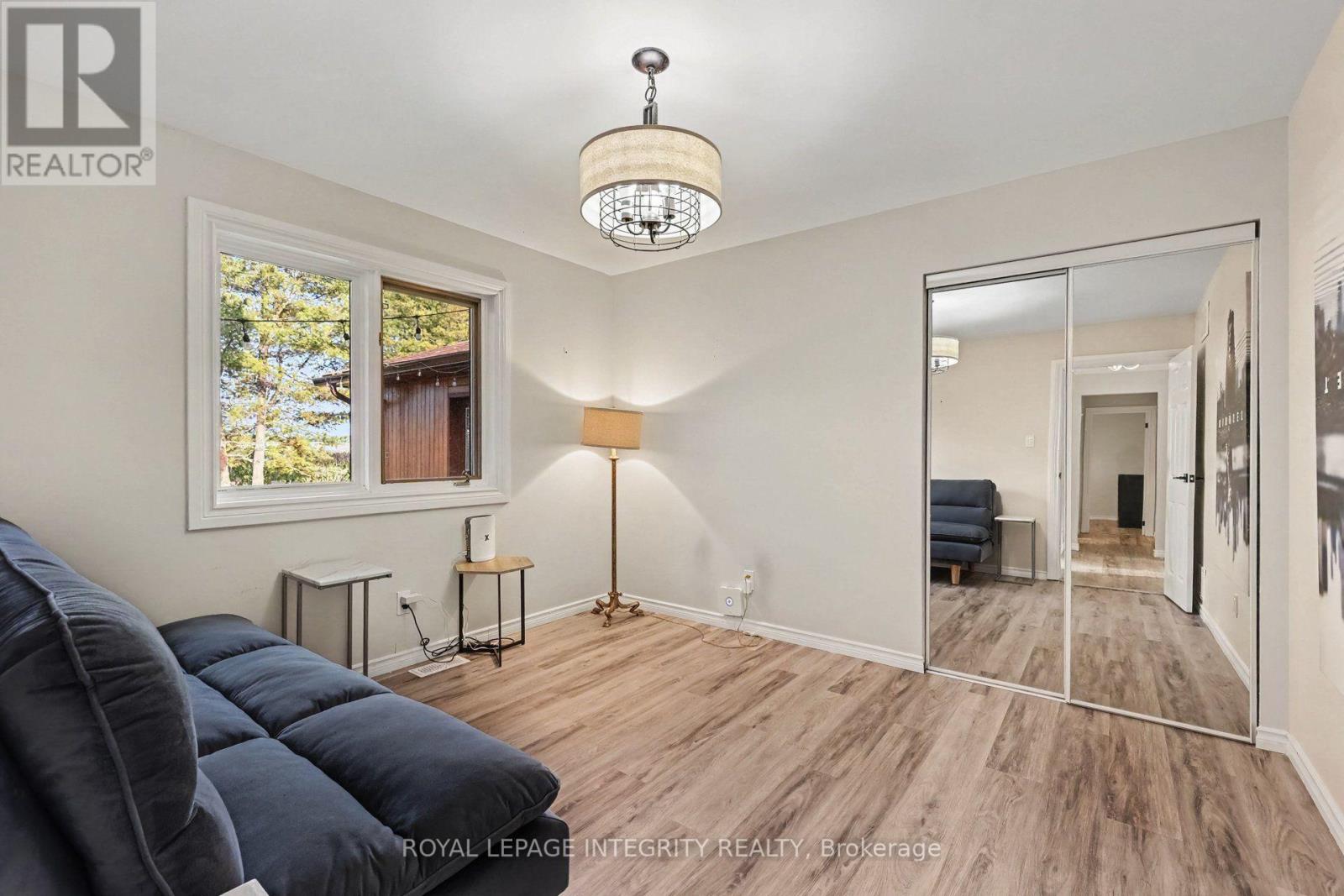 4525 8TH LINE ROAD - 22