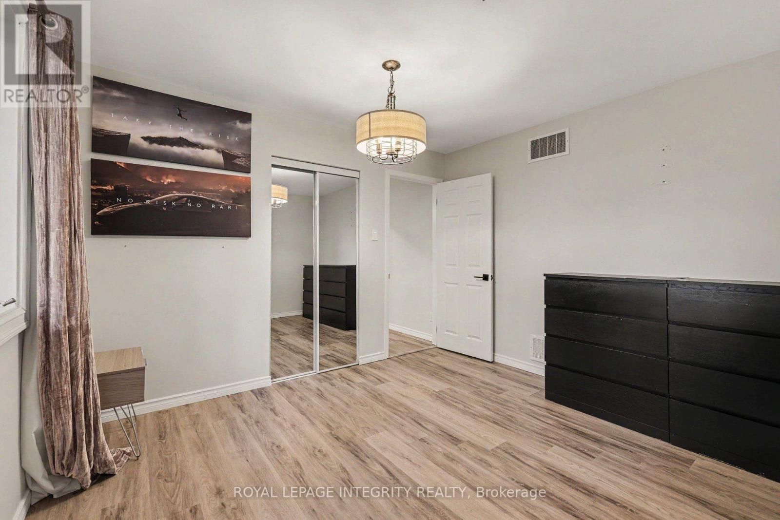 4525 8TH LINE ROAD - 25