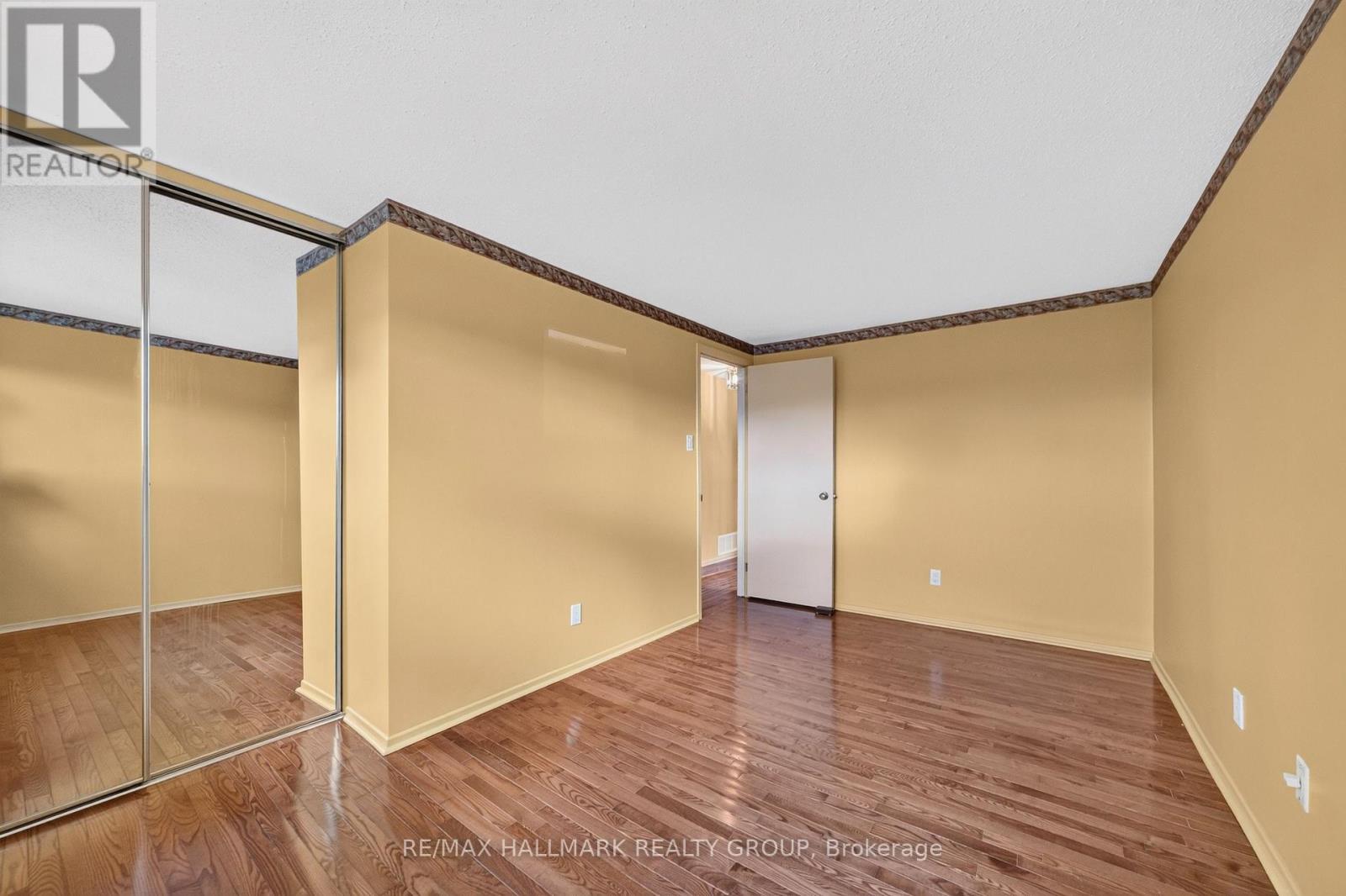 19 FALLOW COURT - 18