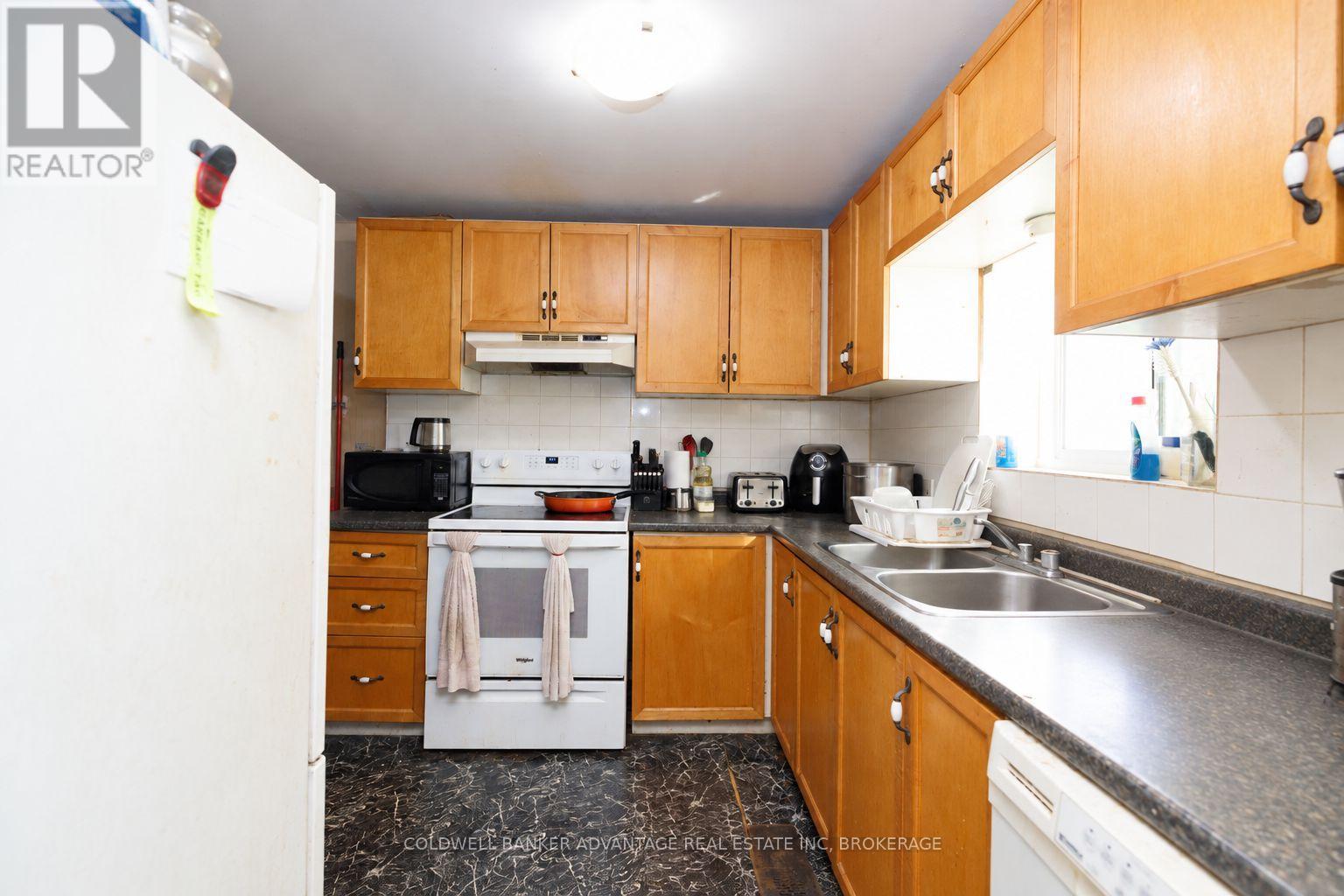 428 WALLACE AVENUE N - 7
