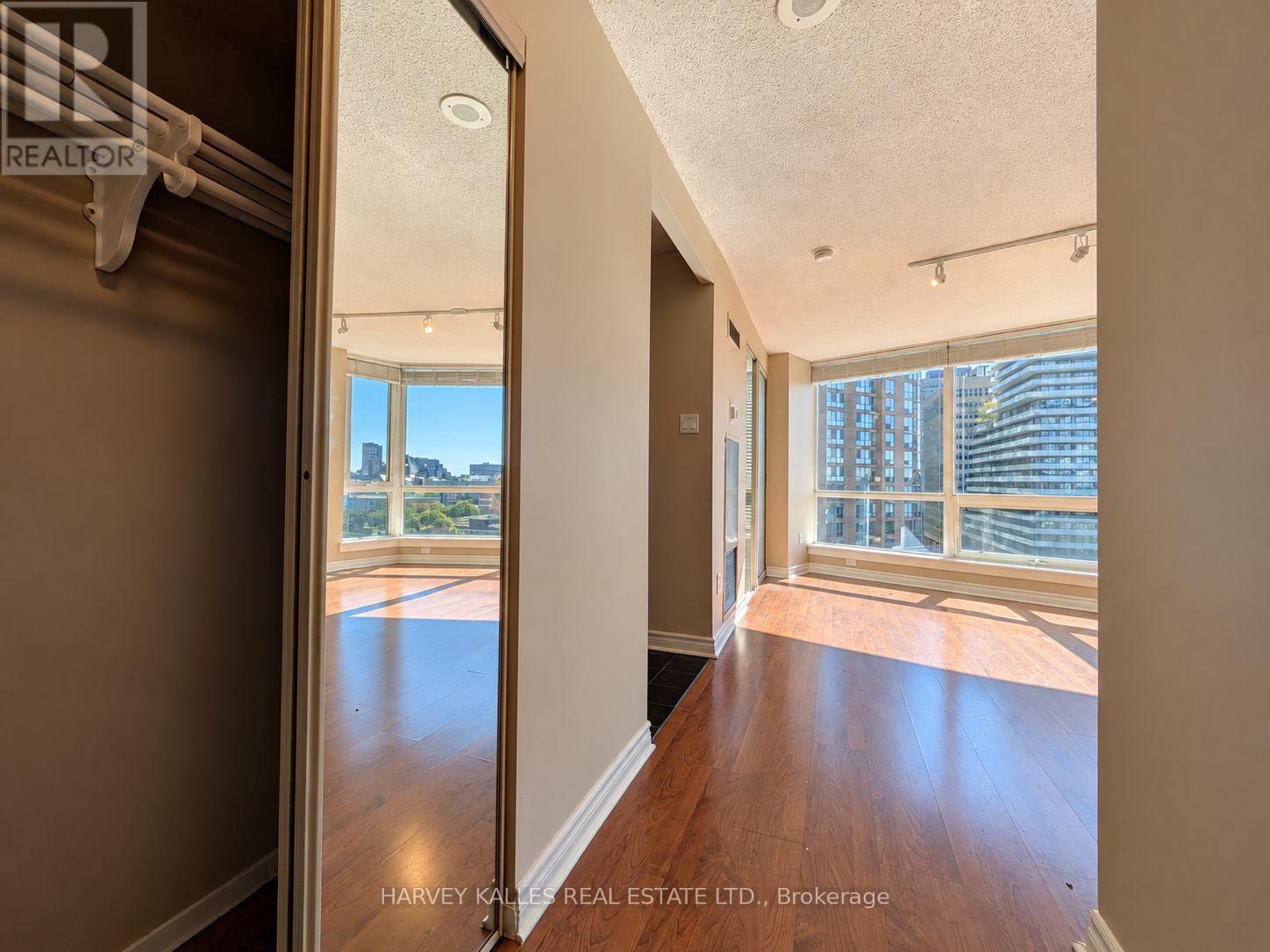 1010 - 1055 BAY STREET, Toronto (Bay Street Corridor) — photo 3