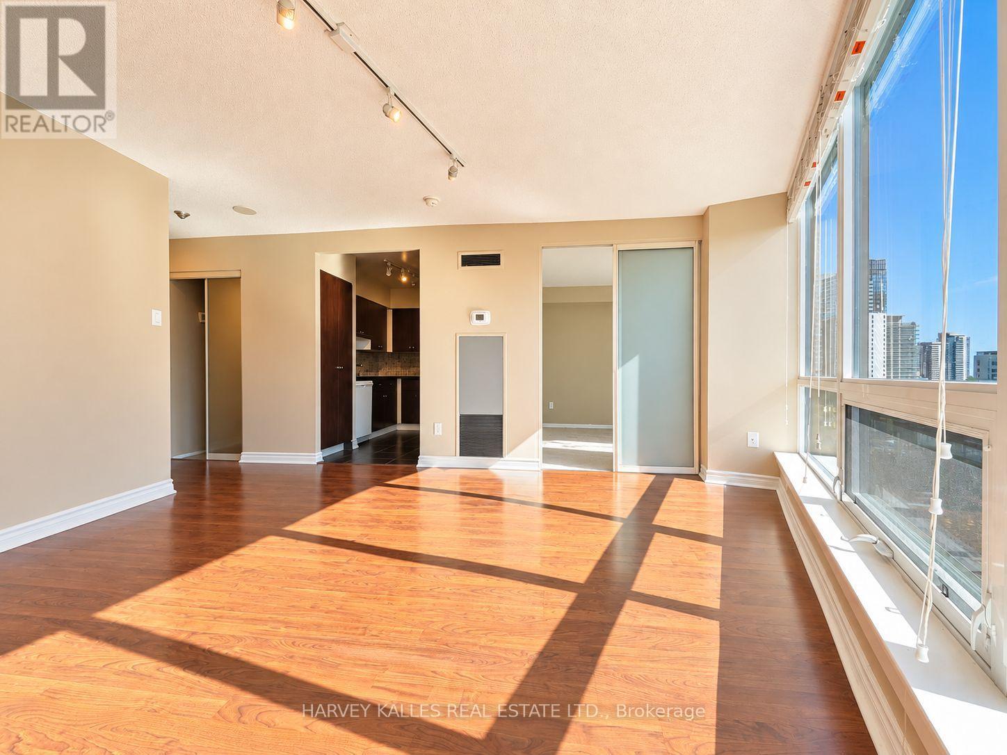 1010 - 1055 BAY STREET, Toronto (Bay Street Corridor) — photo 4