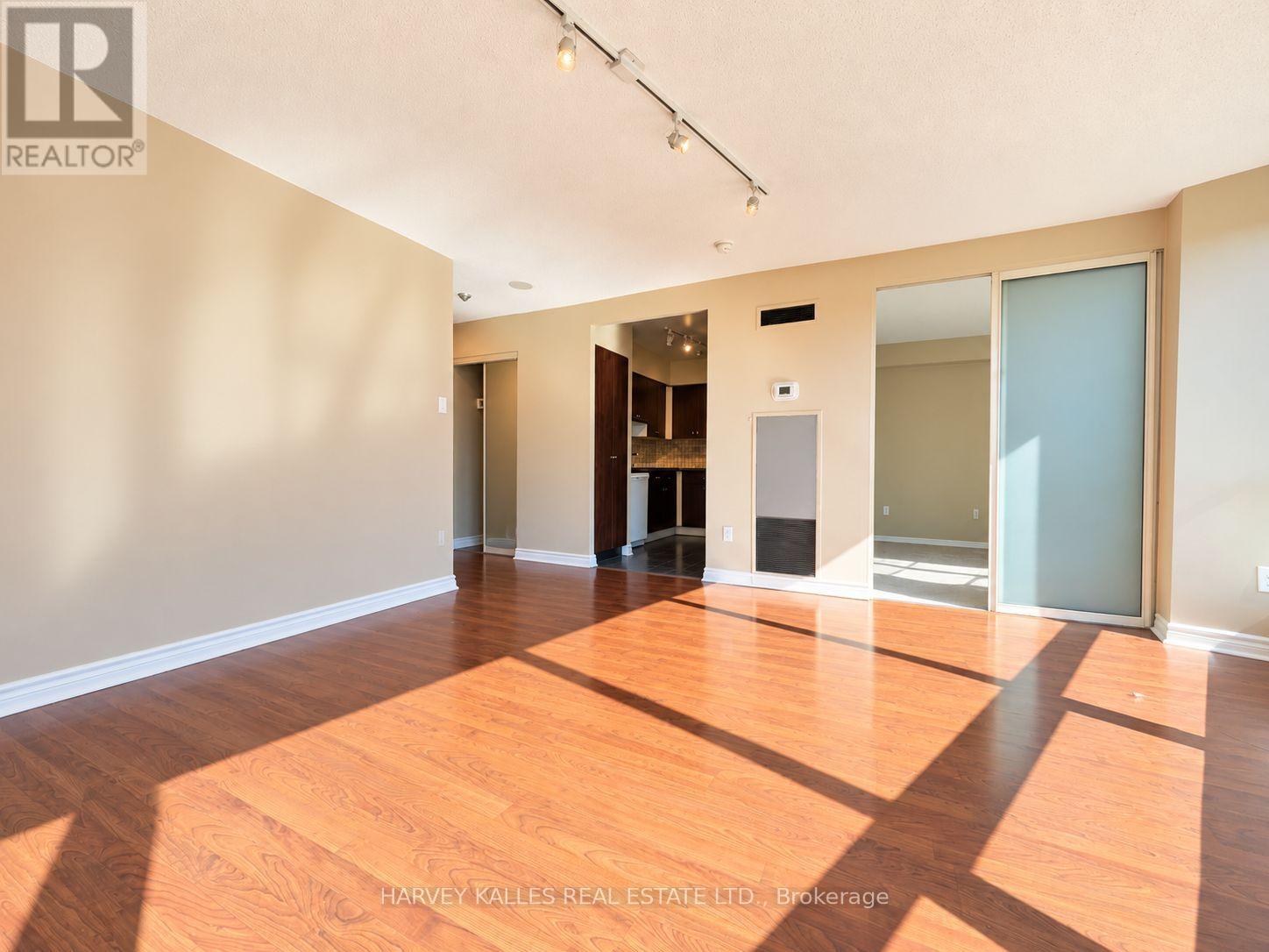 1010 - 1055 BAY STREET, Toronto (Bay Street Corridor) — photo 5