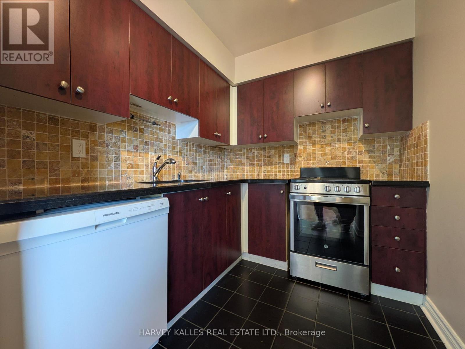 1010 - 1055 BAY STREET, Toronto (Bay Street Corridor) — photo 8